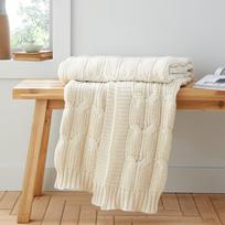 Balta/smėlio spalvos megzta antklodė ir pledas 130x170 cm Chunky Marl Knit – Catherine Lansfield