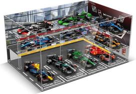 Akrilo vitrina, suderinama su "Lego 77242-77251" lenktynių modelio automobilių stovėjimo aikštelės pastatu, dulkių nepraleidžianti skaidri HD fono vitrina, skirta "Lego" lenktyniniams automobiliams (tik dėžutė, be modelio)