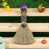 Heart-Shaped Crystal Broom Prop for Home Decor ametistas