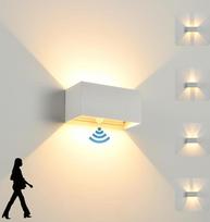 LED sieninis vidaus ir lauko šviestuvas su judesio jutikliu, 24 W sieninis šviestuvas, IP 65 vandeniui atsparus lauko sieninis šviestuvas, 3000 K šiltos baltos spalvos sieninis apšvietimas, modernus lauko šviestuvas su aukštyn žemyn reguliuojamu spindulio