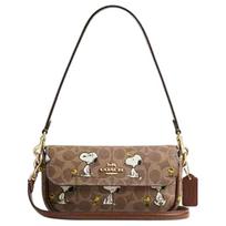 Coach X Snoopy Bendradarbiavimas Hailey 19 Logotipo dengtas drobės ir odos peties krepšys Mažas moteriškas peties krepšys Ruda CBJ73-IMY3O Basic Set (Bag+Dust Bag)