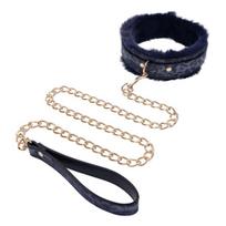Antkaklis su pavadėliu Sportsheets Cougar Fur Collar & Leash, juodas