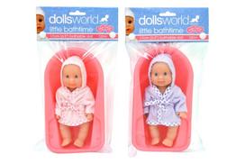 Lėlė Dolls World Little Bathtime 17 cm chalatas ir vonelė