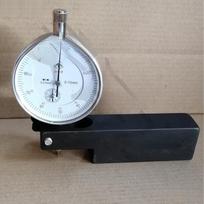Cilindro įdėklo išsikišimo matavimo įrankis Base 0.7 kg gross