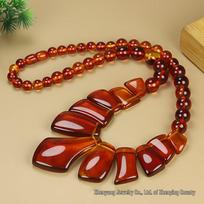 Second Gen Amber Beeswax Blood Vein Necklace: Women's High-End Fashion Statement raudona
