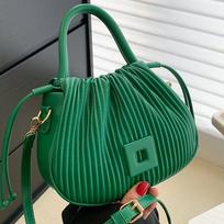 2022 m. garsaus prekės ženklo „Bucket Bags“ rankinės dizainerio klostuotas pečių krepšys moterims „Clutch“ piniginės „Clutch“ piniginės „Clutch“ krepšys, ilgas diržas 18cmx20cmx9cm žalia