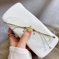 Berėmiai moteriški anti-mėlynos šviesos plokšti akiniai žvaigždė su retro akinių rėmeliu, miopijos gatavas produktas myopia 150 degrees