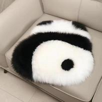 Australijos grynos vilnos panda pagalvė sofai ir kėdei - miela ir jauki dekoracija 53x55 cm