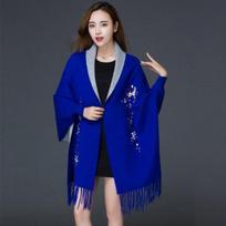 Megztas cheongsam skara megztinis moteriškas megztinis žieminis ilgomis rankovėmis laisvalaikio siuvinėtas apsiaustas megztinis pončo moteriškas paltas One Size mėlyna