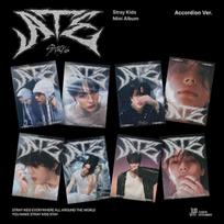STRAY KIDS – 9-asis mini albumas [ATE] (Akordeonas Ver.) RANDOM VERSION