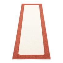 Raudonos plytų spalvos/kreminės spalvos lauko kilimas 70x240 cm Ilda Brick – Pappelina