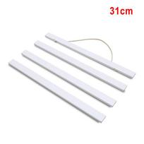 Juodai baltas magnetinis plakato pakabukas su tikmedžio mediniu ritinėliu 21–51 cm 31CM balta