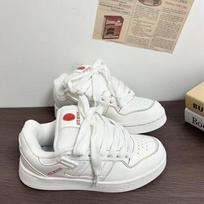 2025 new niche retro skateboard shoes ins trendy new Chinese street shooting high value sports and leisure white shoes women 35