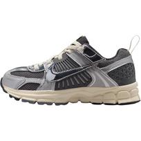 Nike Vomero 5 PS Geležies Pilkumo Vaikų Sportbačiai Juodi Metaliniai-Sidabriniai Kokoso Pieno IM9465-002 28