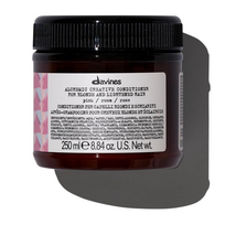 Davines Alchemic Pink Conditioner Rožinio atspalvio dažantis kondicionierius, 250ml