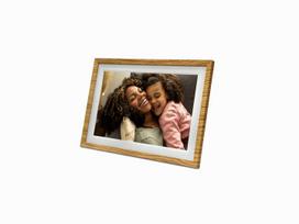 [AI generated title] Denver Frameo PFF-1018 Digital Billedramme 10,1 Tommer