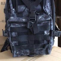 Karinio taktinio puolimo paketas Sling kuprinė Armijos Molle vandeniui atsparus EDC kuprinės krepšys, skirtas žygiams lauke. juoda/kamufliažas