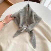 Moterų vilnonis trikampis skara - Universali, šilta rudeniui ir žiemai 110cm x 38cm gray