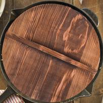 Rankų darbo medinis dangtis maisto gaminimo patirčiai 32cm brown