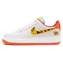 Nike Air Force 1 07 LX Tigro Metų Moteriški Sportbačiai Balti Sail-White University-Gold DR0148-171 35.5