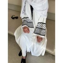 Musulmoniška suknelė Kuklus islamiškas apranga Naujas minkštas krepinis siuvinėjimas Palestinos Kefiyyeh Abaya Ramadano kutais Dubajaus Abaya moterims S balta