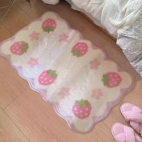 Retro carpet sweet strawberry floor mat bedside blanket foot mat imitation cashmere bedroom bedside plush non-slip mat cloakroom 40x60cm15.7x23.6in white