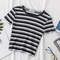 Nauji marškinėliai Moteriški vaivorykštiniai dryžuoti viršūnės Slim Fit marškinėliai Harajuku marškinėliai Vasariniai trumpomis rankovėmis korėjietiški marškinėliai moteriški drabužiai. S juoda