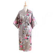 Patogūs namų drabužiai Povas Ilgas Vidutinio dydžio Chalatas Imituotas Šilkas Viengubas Japoniško stiliaus Kimono Atviras Chalatas Madingas Temperamentas ir Elegancija one size sidabro pilka spalva