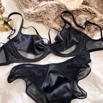Itin plonų prancūziškų apatinių rinkinys Seksualus nėriniuotas tuščiaviduris Push Up liemenėlės komplektas moteriškas šilko patogus bralette plius dydis DE puodelio apatinio trikotažo kelnaitės 70B juoda