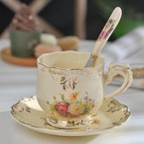 Hi Hot Sale Kūrybinis keramikinis kavos puodelis ir lėkštė rankomis dažytas rožinis porcelianinis arbatos puodelis ir šaukštas klasikinio gėrimo dovana 250ml
