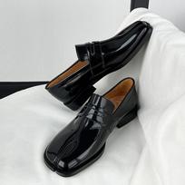 [Spot] Batai su skeltu nosimi Moteriški pasaga „Pig's Trotter“ plokščiapadžiai „Loafers“ Vienpadžiai batai su skeltu nosimi Maži odiniai batai 40