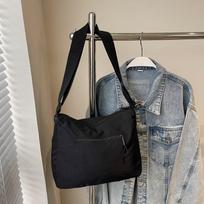 Japanese Xiaoqing New Lightweight Commuter Women's Crossbody Bag Large Capacity Nylon Cloth Adjustable Strap Shoulder Bag juoda