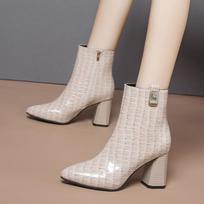 Seksualūs moteriški bateliai žieminiai batai Raudoni Žali Mėlyni Klasikiniai moteriški ankle boots Su blokiniu aukštu kulnu Smailus pirštas Batai 35