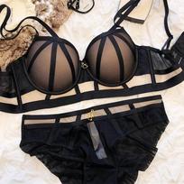 „Classic Bandage“ moteriškas apatinio trikotažo komplektas Sexy Lace Hollow Push Up liemenėlių rinkinys Prekės ženklo apatinis trikotažas Romantiškos rožinės liemenėlės su tinklinėmis kelnaitėmis 70B juoda