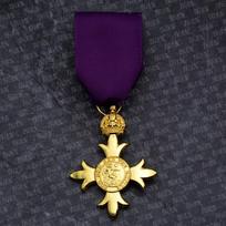 Karališkosios Karalienės Karinis Kryžius OBEMBECBE Britų Imperijos Ordino Riterystė