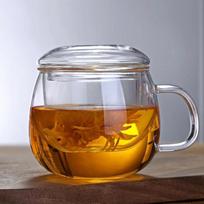 Skaidrus stiklinis puodelis su dangteliu, infuzoriaus filtru, karščiui atsparia rankena, borosilikatinis gėrimų indas, gėrimui, pienui, kavai 350ml