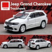 1/64 Jeep Grand Cherokee Trackhawk Miniatiūra 1:64 JKM Žaislinio Automobilio Modelis Visureigis Sportinis Transporto Priemonė Laisvai Sukami Ratai Lieto Metalo Kolekcija Dovana balta