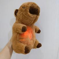 30cm Kvėpuojanti Kapibara Kūdikių Gyvūnų Pliušiniai Žaislai Vaikams Miego Pagalbininkas Kompanionas Knarkiantis Lėlė su Garsu ir Šviesa Kalėdinė Dovana brown