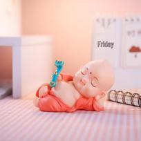 Rankomis susikibę senelis ir senelė naktinė lemputė figūrėlė: Romantiška jubiliejaus ar gimtadienio dovana Love Companion Series Figurines