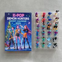 Kpop Demonų Medžiotojai Advento Kalendorius Huntrix Rumi Mira Zoey SAJA Berniukai Kvailas Tigras Naujųjų Metų Dekoracijos Kalėdų Atgalinis Skaičiavimas Žaislai Dovanos Two Calendars