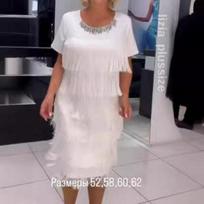 Klostyta vasarinė su kutais ir įsiuvais suknelė - Liekninanti torto suknelės tendencija M juoda