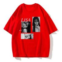 BLACKPINK Liso 3 nuotraukų koliažas „LISA“ Žvaigždės akcentas Negabaritinis rožinis marškinėlis | K-Pop gerbėjų gatvės aprangos prekių ženklas 4XL
