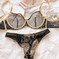 1 komplektas / besiūlis moteriškų apatinių komplektas Sexy Push Up Liemenėlė Ice Silk Kvėpuojanti belaidė nuimama paminkštinta liemenėlė be nugaros kryžminis apatinis trikotažas S