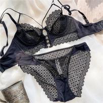 Vasarinis itin plonas moteriškas apatinio trikotažo komplektas Sexy Hollow Liemenėlių komplektas Nėriniuotas kvėpuojantis bralette reguliuojamu dirželiu Push Up liemenėlių kelnaičių rinkinys 75B juoda