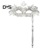 Išgalvotas vakarėlio metalinis maskaradas su rankena, pusės veido venecijietiškas maskaradas su cirkoniais moterims, vyrams, išleistuvėms, baliui, Mardi Gras maskarado vakarėliui