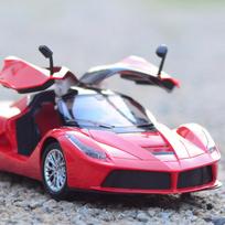 Nauja 1:14 Ferrari Nuotolinio Valdymo Automobilio Modelis Gravitacijos Jutiklis Vaikiškas Žaislas Šviesos Efektas Vienu Mygtuku Atidaromos Durys Drift Lenktynės Dovana raudona