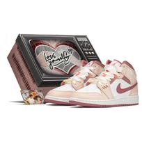 Jordan Air Jordan 1 Aukštakulniai Vintažiniai Krepšinio Batai Moteriški Rožiniai Balti DQ8423-616(TeamA-S-BOX) 38