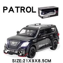Nauja 1:24 Nissan Patrol Off-road visureigis lydinio modelis automobilis Diecast automobilis Žaislinis modelis Kolekcinis geležinis žaislinis automobilis Garso šviesos automobilis Berniukams Vaikams C48 juoda