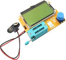 T4 grafinis tranzistorių testeris su 128x64 apšviečiamu LCD ekranu, maitinamas 9 V baterija, matuoja varžą, talpą, induktorių, diodą, tiristorių, MOSFET ir