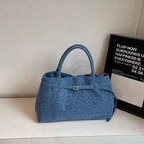 Handbag: European and American Retro Tote Bag with Suede and Large Capacity for Commuting mėlyna
